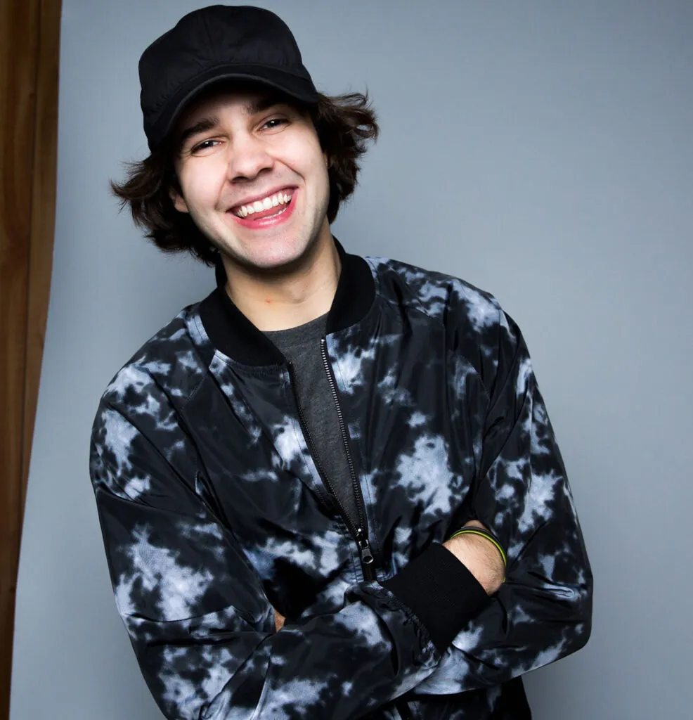 Who Is David Dobrik Dating In 2023 Heres What We Know About His Love Life